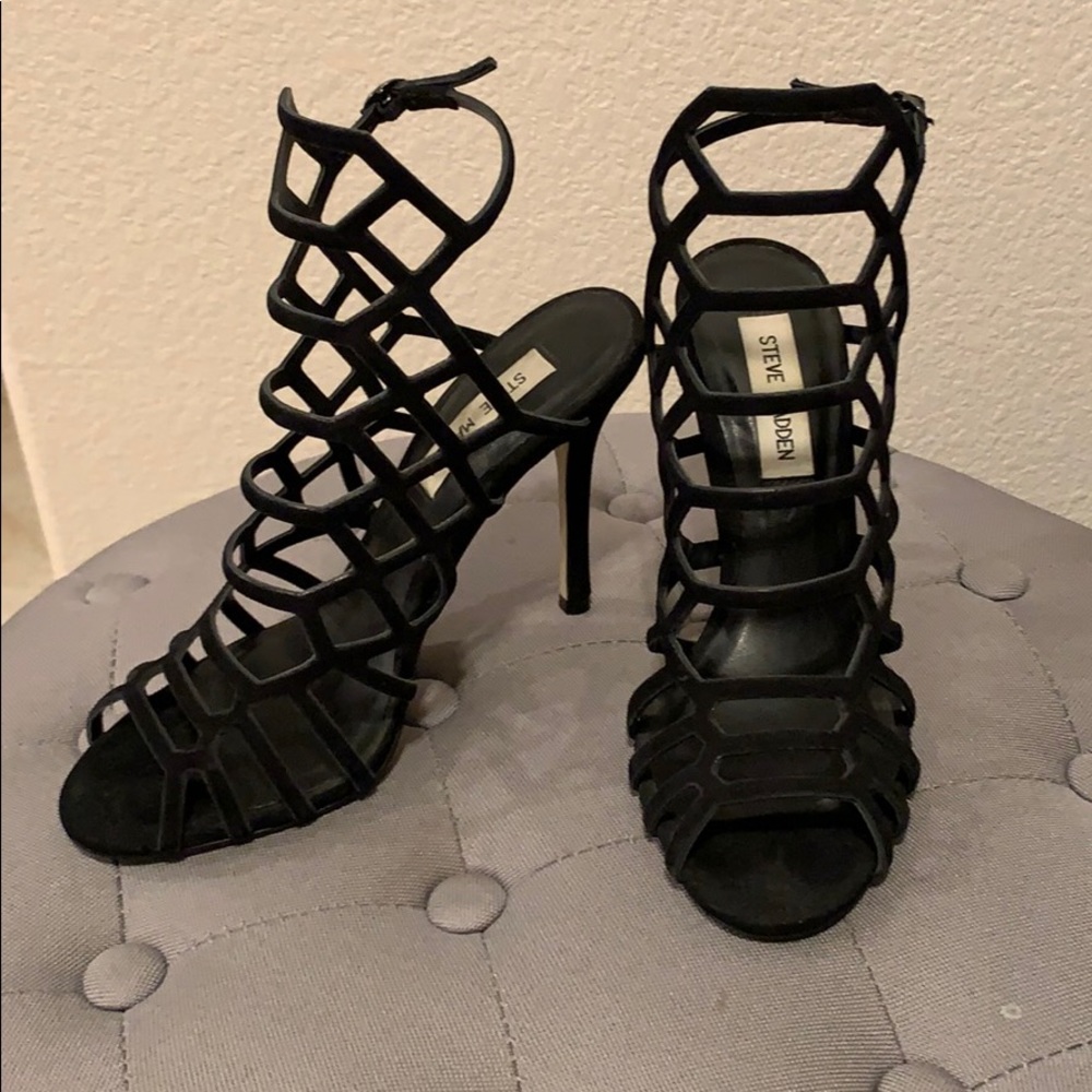 Size 7.5 Steve Madden caged heels